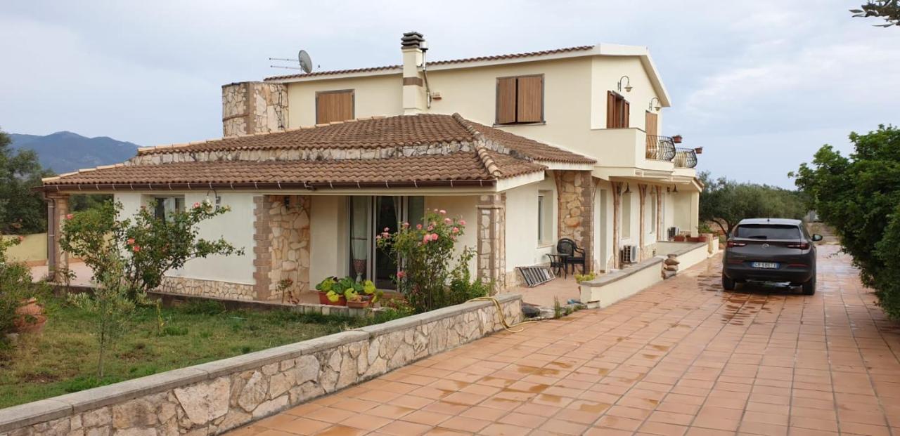 Villa Renzo E Lucia Sant Isidoro  Exterior foto