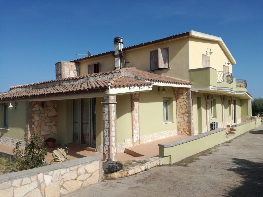 Villa Renzo E Lucia Sant Isidoro  Exterior foto