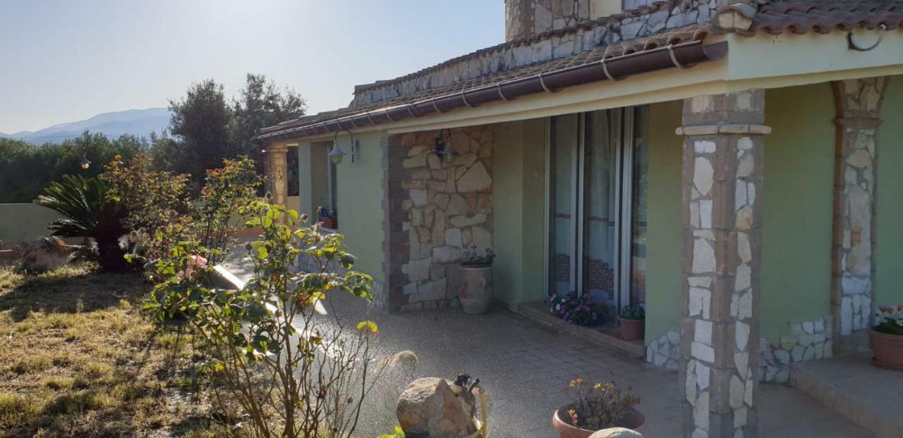 Villa Renzo E Lucia Sant Isidoro  Exterior foto